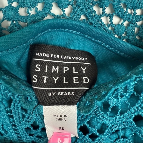 Simply Styled Womens Teal Blue Crochet Lace  Sleeveless Top Size XS - Picture 9 of 13